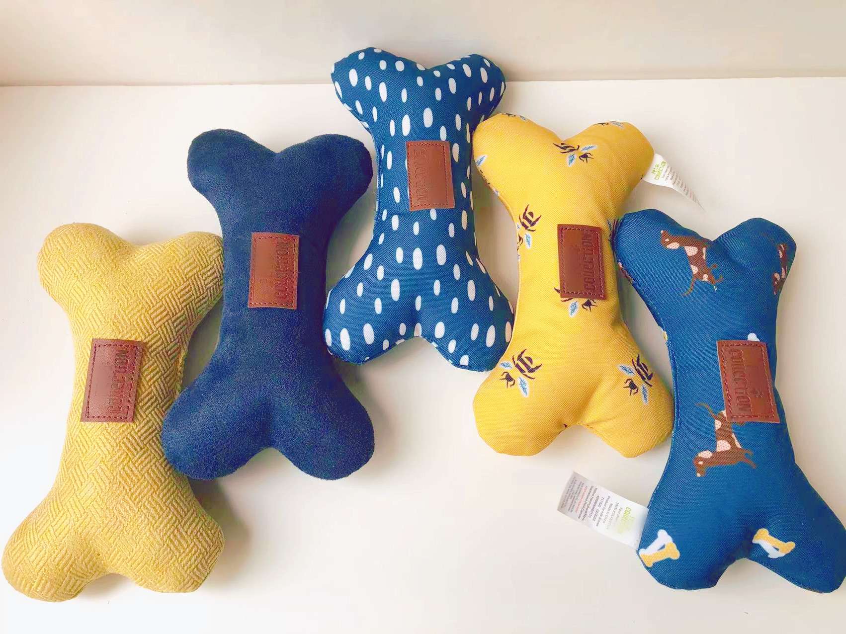 犬 おもちゃ | ミツバチ柄の骨型ロープおもちゃ
